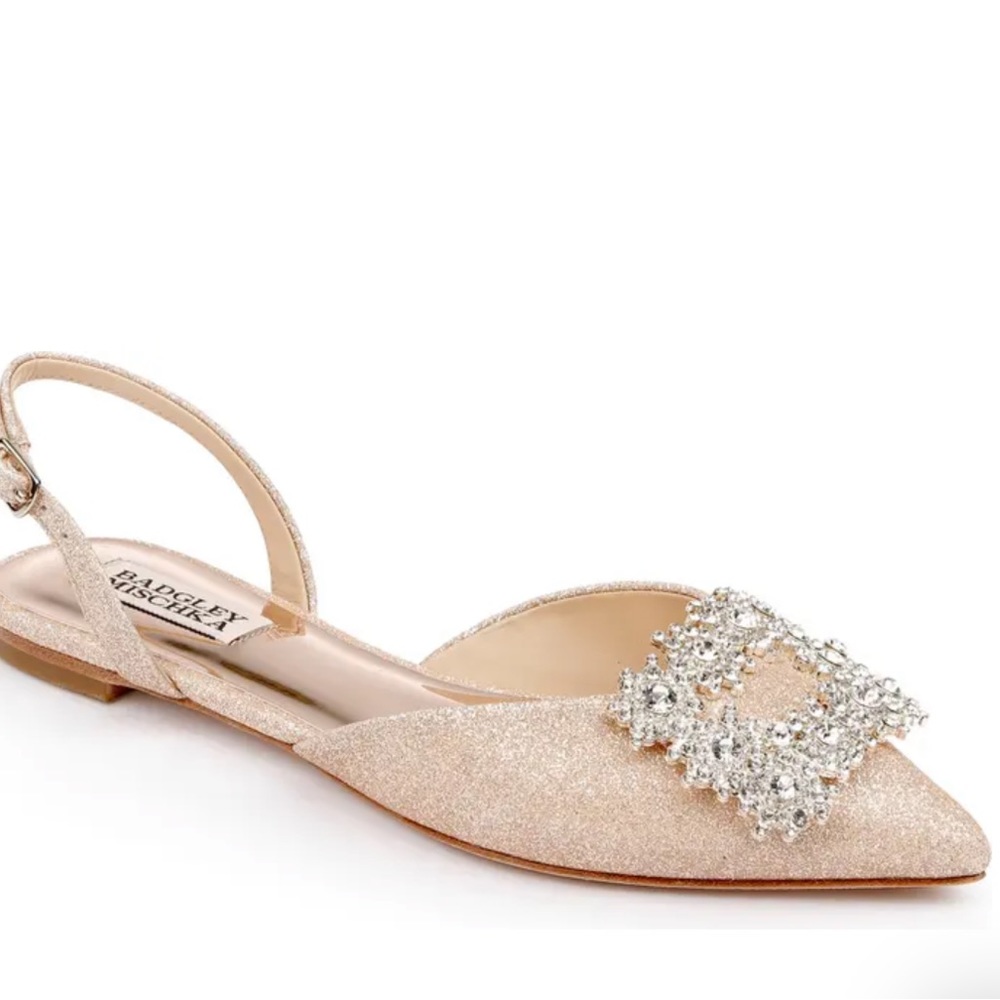 brand new never worn size 8. BADGLEY MISCHKA COLLECTION saga flags.